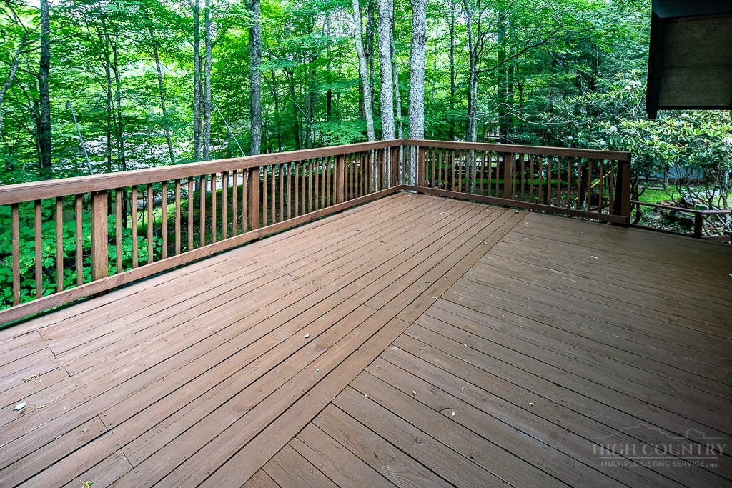 305 Charter Hills Road Beech Mountain, NC 28604 - Photo 7 of 38