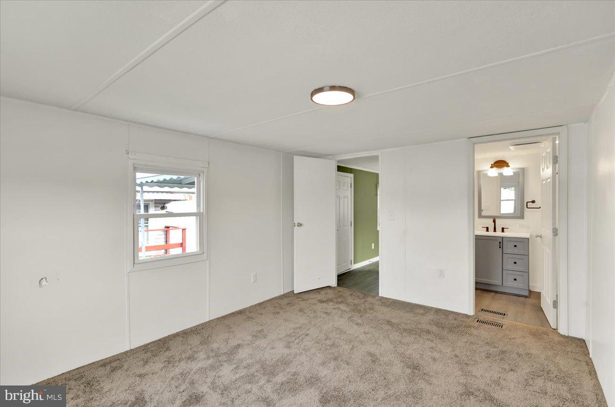 1002 Heath Avenue Reading, PA 19605 - Photo 19 of 24