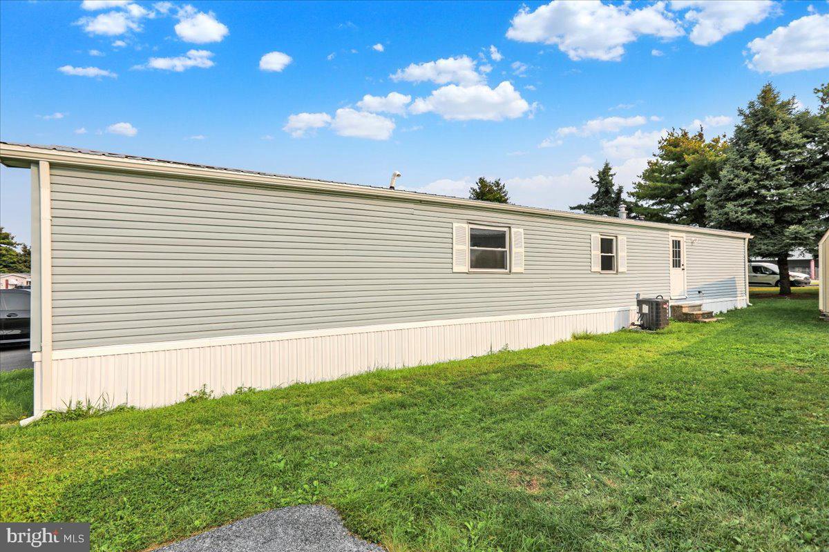1002 Heath Avenue Reading, PA 19605 - Photo 4 of 24