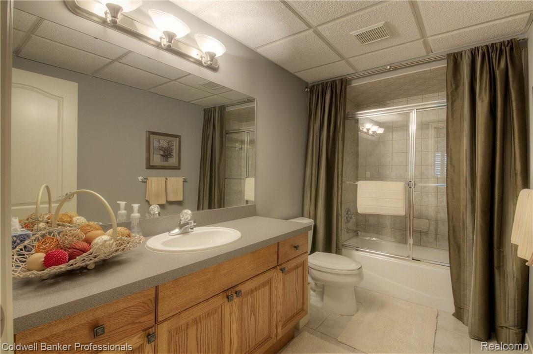 2839 Hastings Court Rochester, MI 48306 - Photo 49 of 56 2839 - Finished Basement Bathroom.jpg