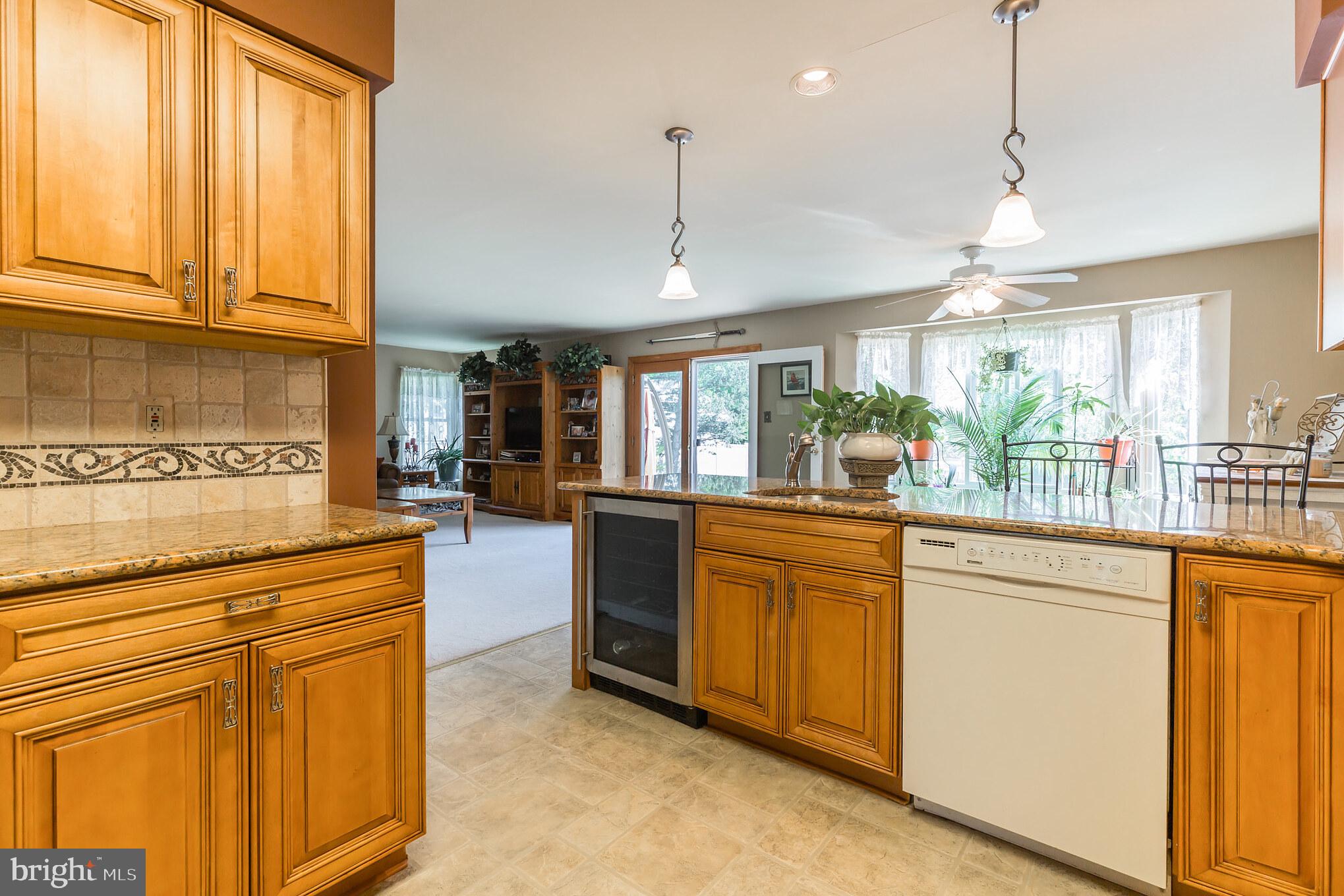 18 Forklanding Road Cinnaminson, NJ 08077 - Photo 7 of 37 Kitchen