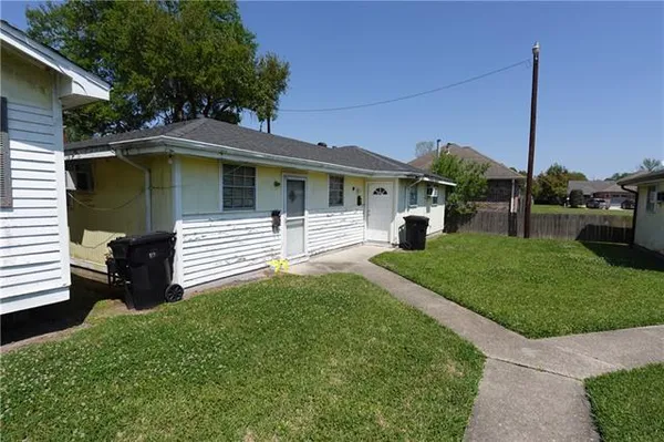 $1,050 | 118 Yorke Street, Unit D, Belle Chasse, LA 70037
