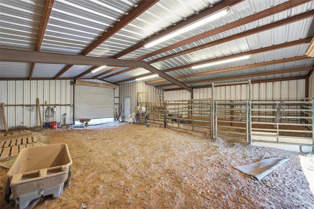 155 Rabajo Road China Spring, TX 76633 - Photo 33 of 40 a view of a livingroom with furniture