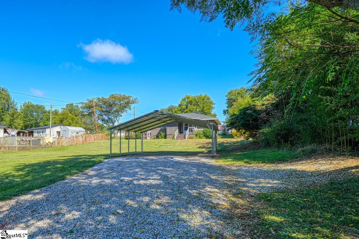 39 Southside Circle Piedmont, SC 29673 - Photo 3 of 24