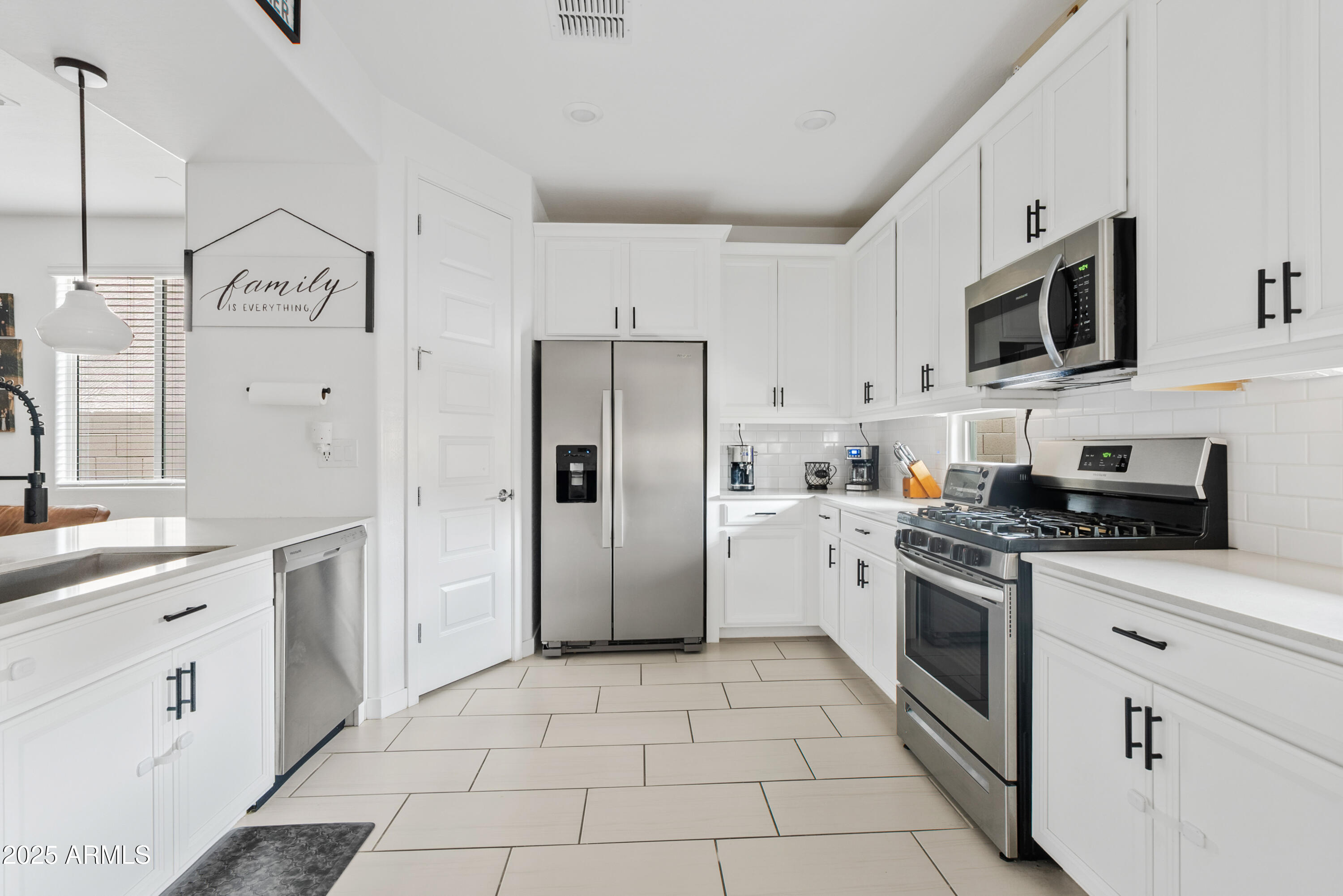 377 Pinnacle Ridge Drive San Tan Valley, AZ 85140 - Photo 6 of 18 DSC00815