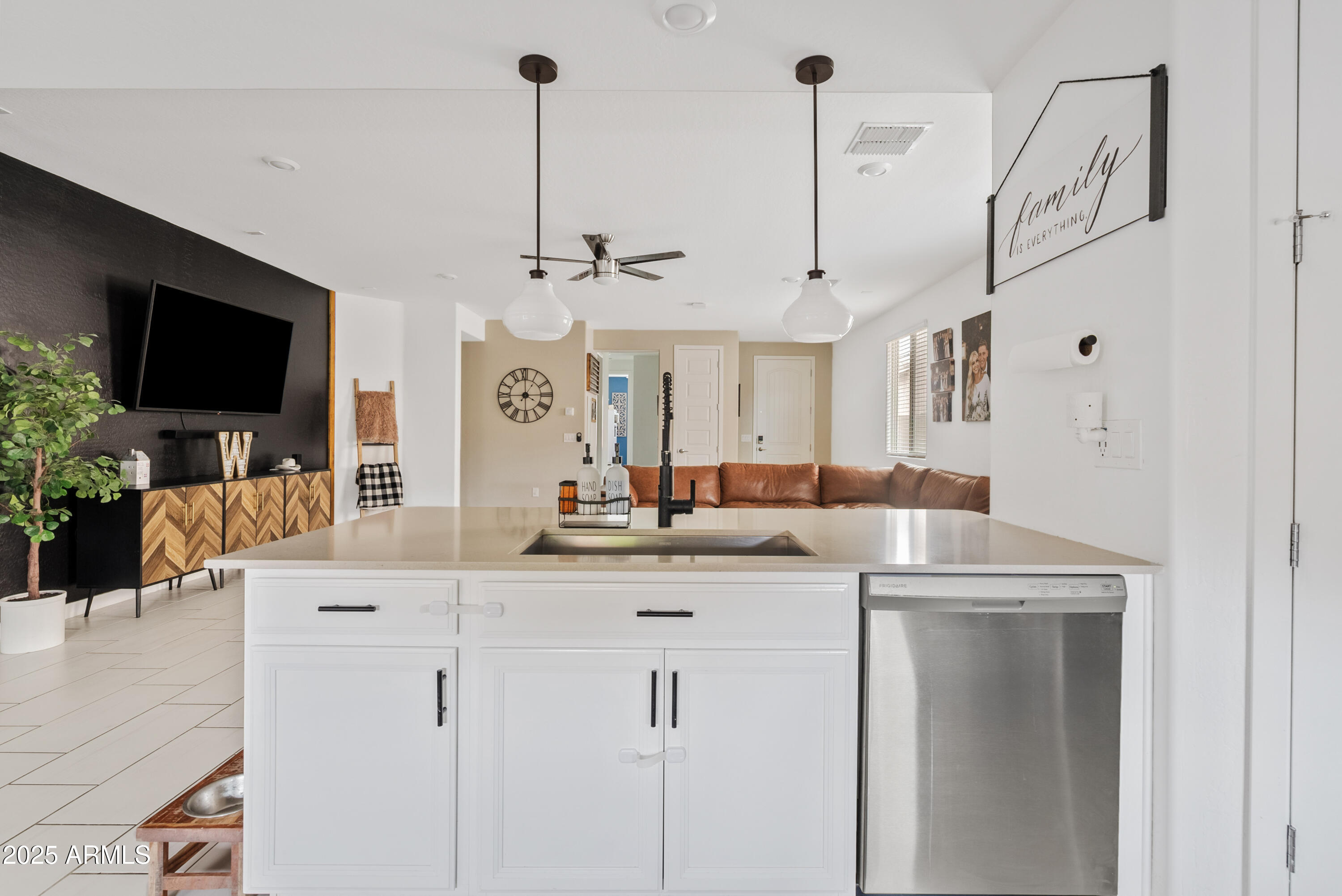 377 Pinnacle Ridge Drive San Tan Valley, AZ 85140 - Photo 7 of 18 DSC00820