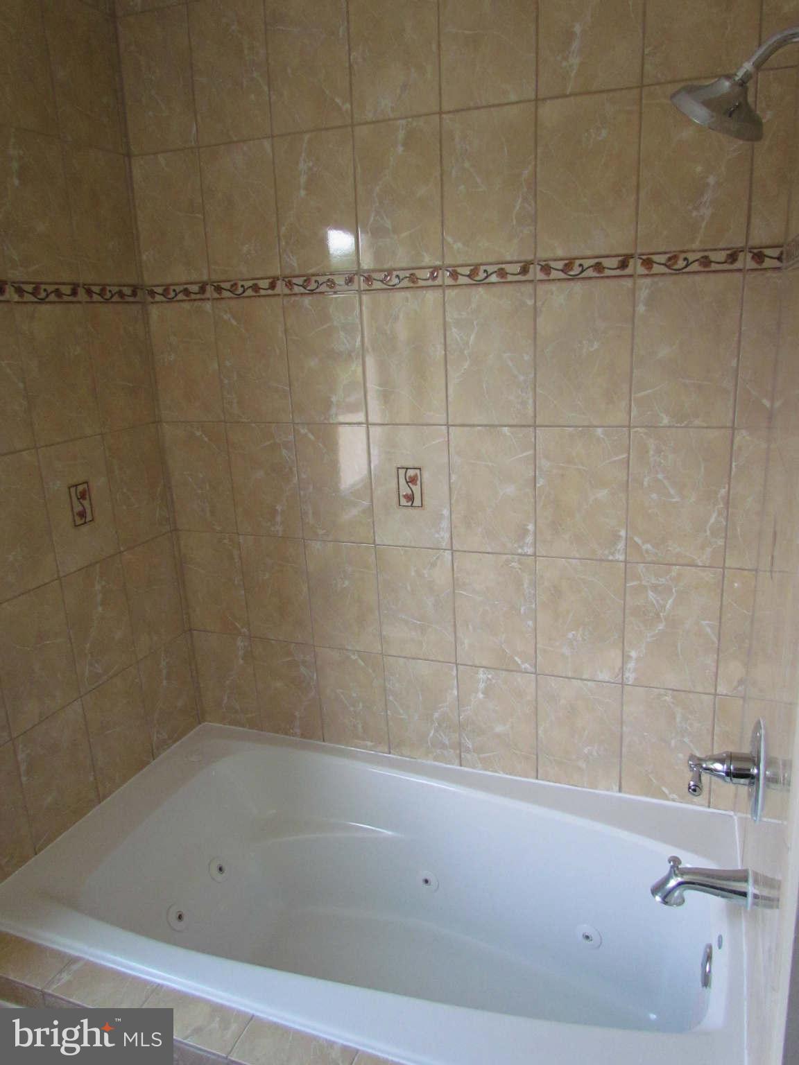 1526 Oakridge Road Baltimore, MD 21218 - Photo 21 of 24 Bath