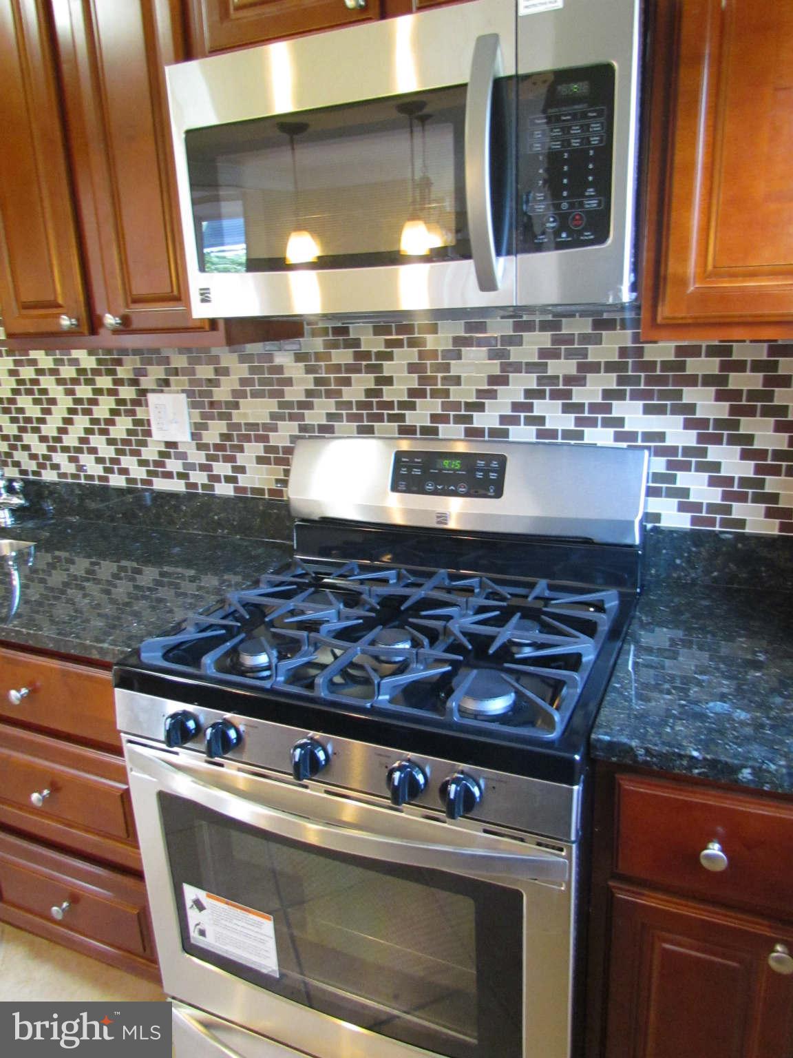 1526 Oakridge Road Baltimore, MD 21218 - Photo 9 of 24 Kitchen