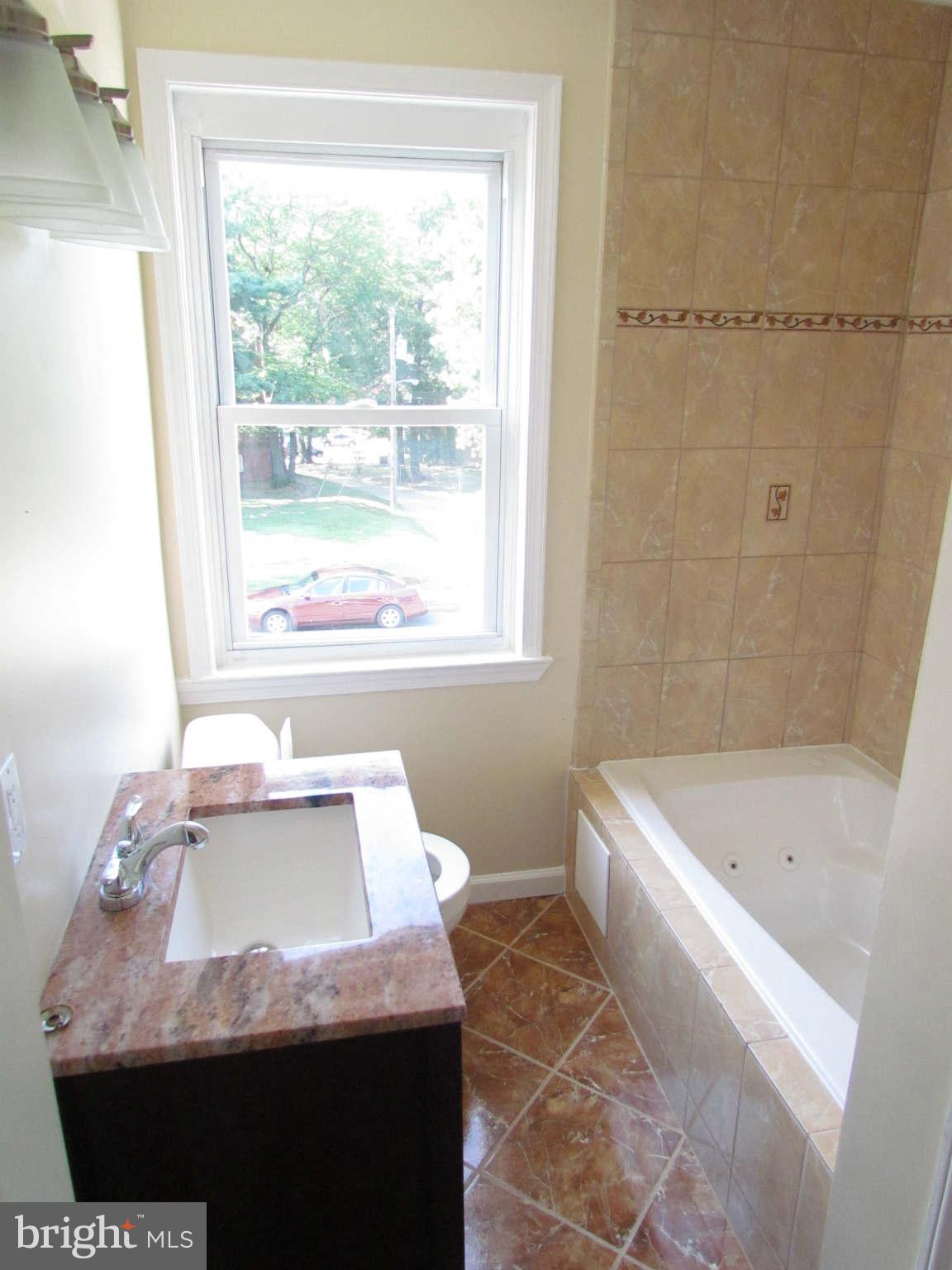 1526 Oakridge Road Baltimore, MD 21218 - Photo 10 of 24 Bath
