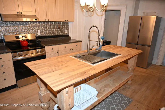 $234,900 | 521 Washington Street, Susquehanna, PA 18847