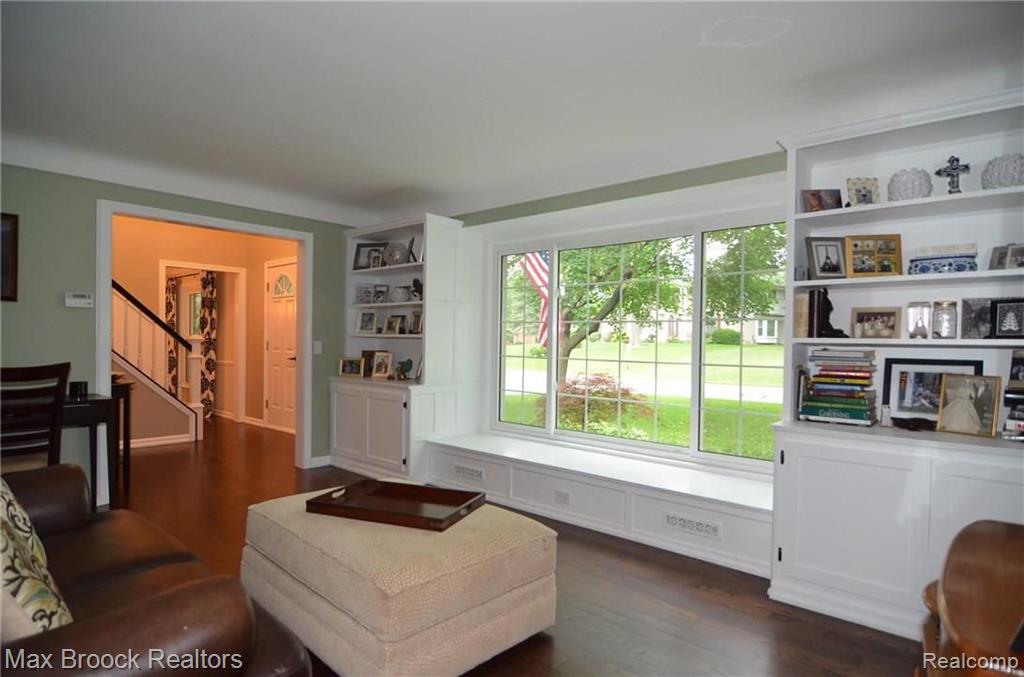2183 Wayward Drive Rochester Hills, MI 48309 - Photo 5 of 44