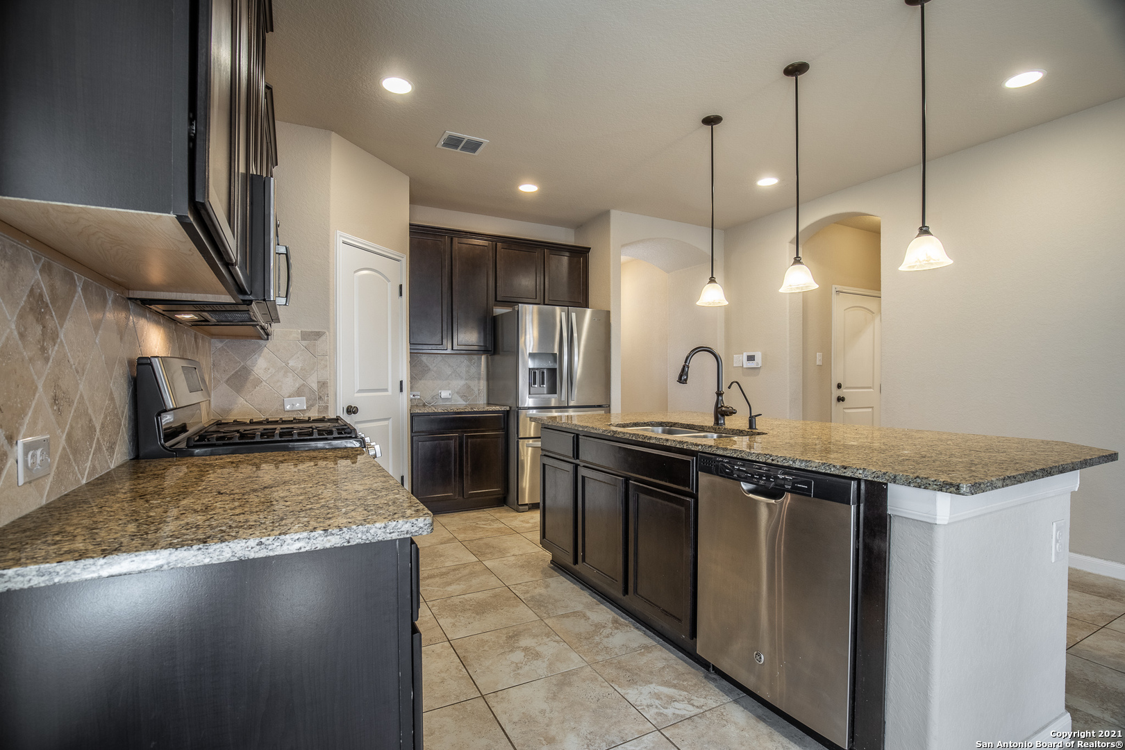 10348 Obernai Path Schertz, TX 78154 - Photo 13 of 50