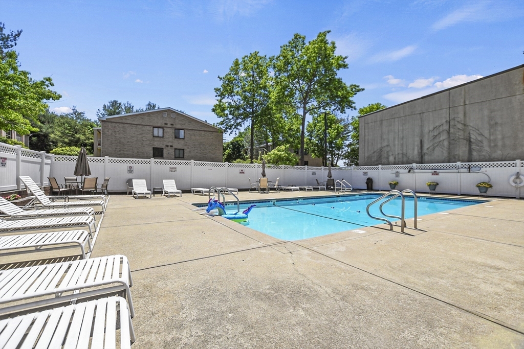 14 Bourbon Street, Unit 25 Peabody, MA 01960 - Photo 25 of 33