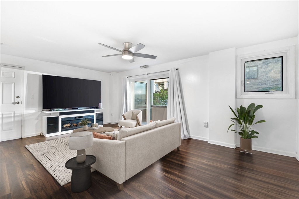 14 Bourbon Street, Unit 25 Peabody, MA 01960 - Photo 7 of 33