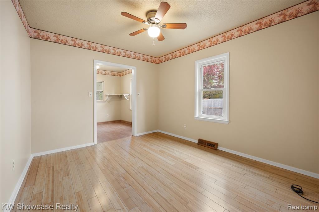 1409 Stocker Avenue Flint, MI 48503 - Photo 12 of 25