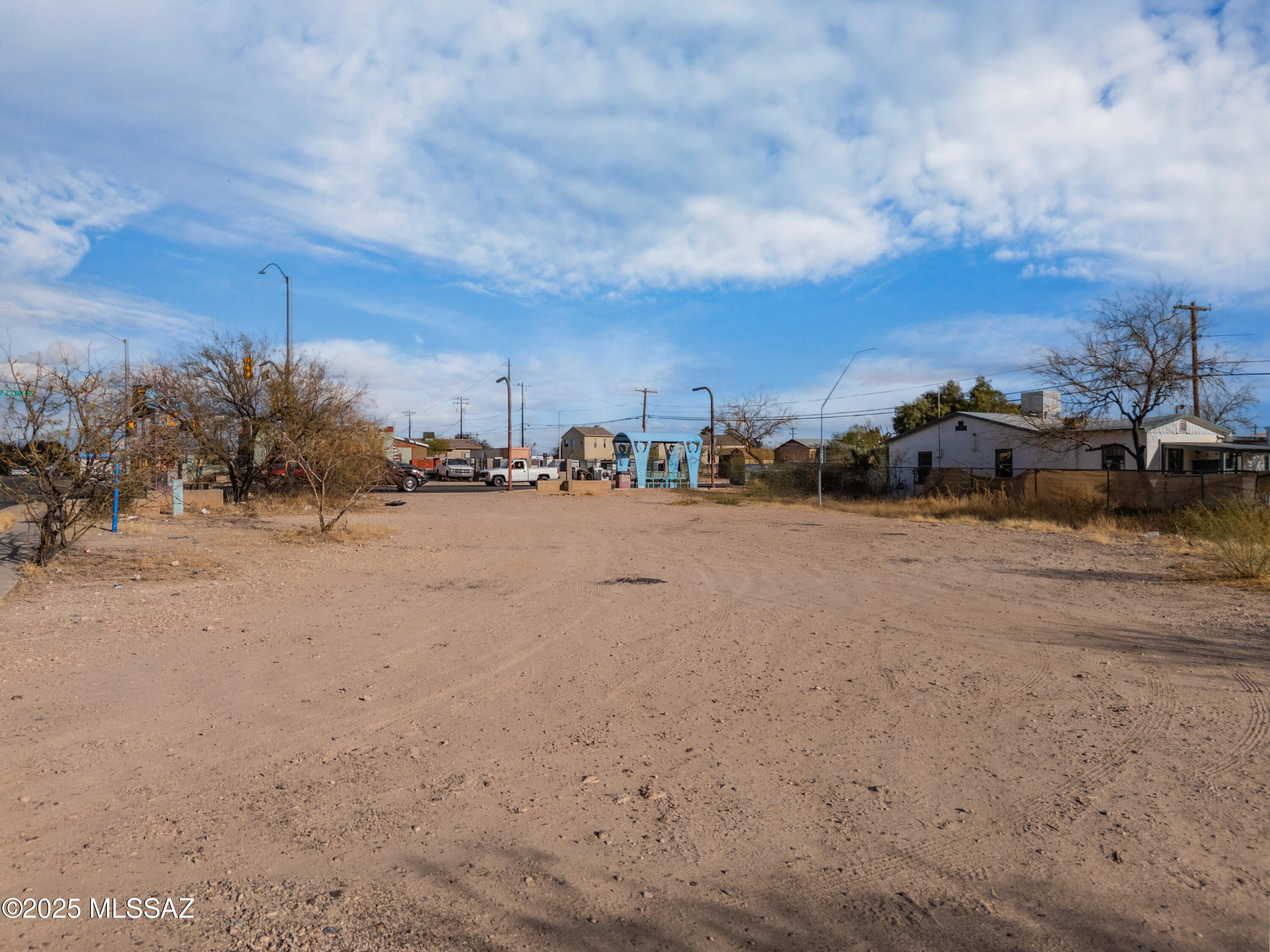 938 East Silverlake Road, Unit 1 Tucson, AZ 85713 - Photo 9 of 14