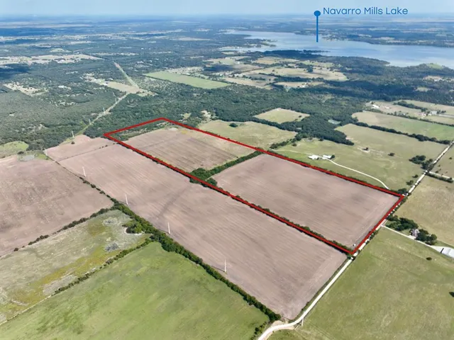 a view of a tennis court