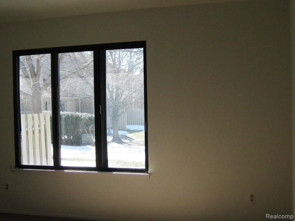 519 Tennyson, Unit 23 Rochester Hills, MI 48307 - Photo 13 of 33