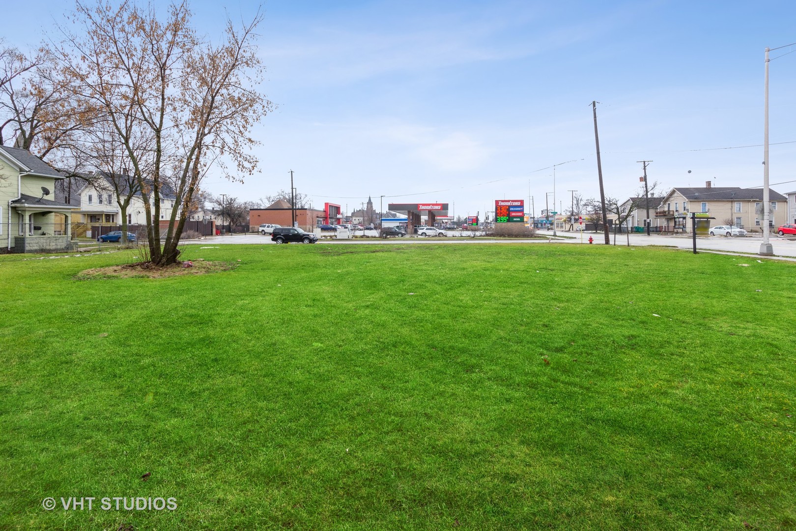 456 Collins Street Joliet, IL 60432 - Photo 5 of 8 a view of outdoor space and yard