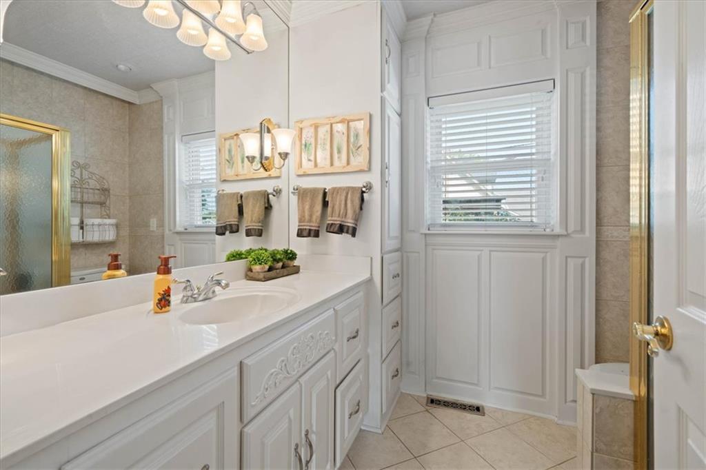 12910 Grandview Road Grandview, MO 64030 - Photo 20 of 39 Gallery Image 20