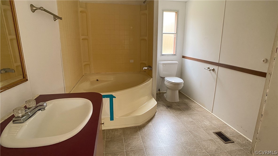 27700 Ridge Road McKenney, VA 23872 - Photo 5 of 12 Gallery Image 5