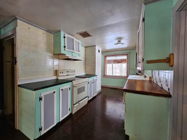 $212,000 | 32 Prospect Rock Road, Johnson, VT 05656