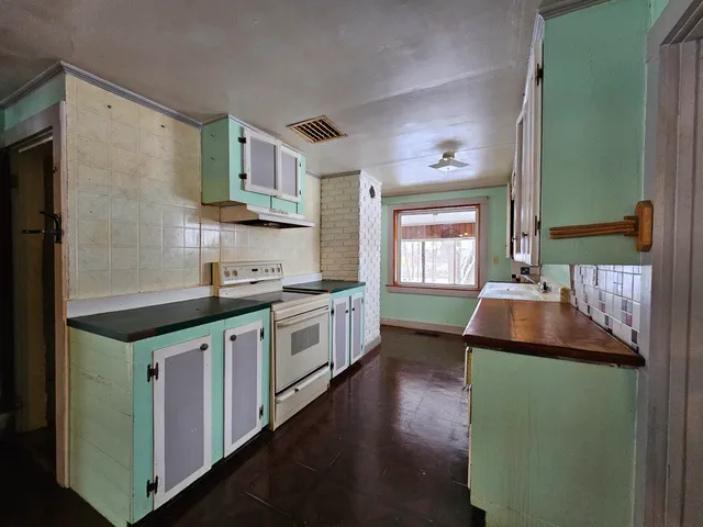 $250,000 | 32 Prospect Rock Road, Johnson, VT 05656