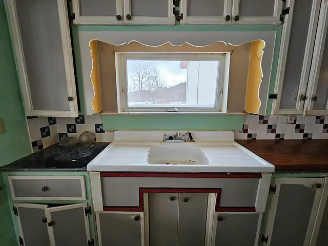 $250,000 | 32 Prospect Rock Road, Johnson, VT 05656