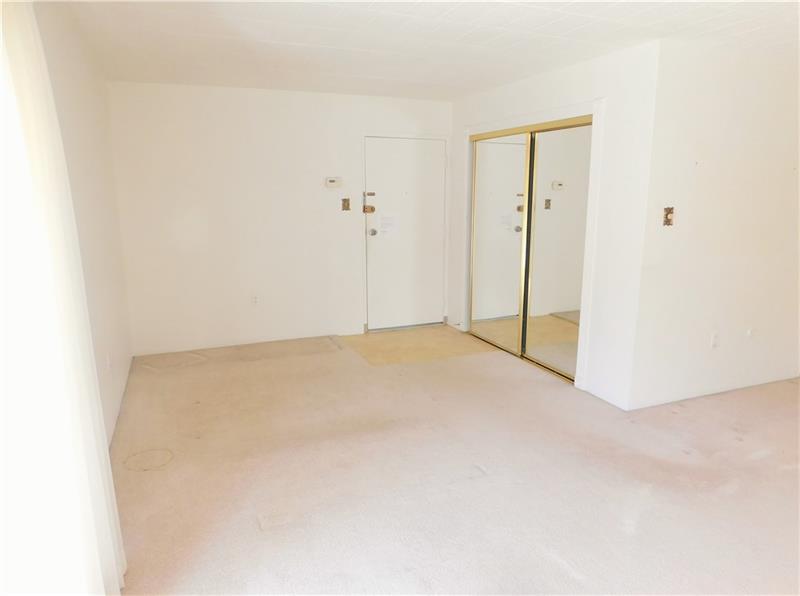 205 Coraopolis Road, Unit C6 Coraopolis, PA 15108 - Photo 3 of 16 Living Room Looking Towards Entry