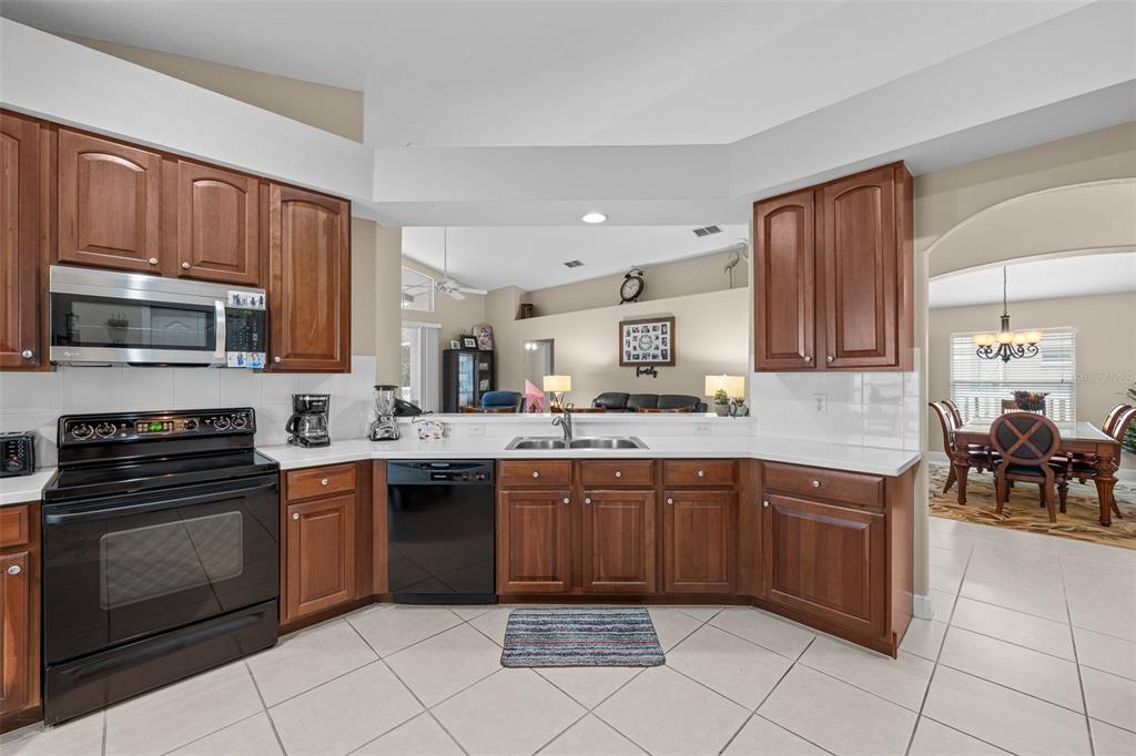 16230 Nottingham Road Tampa, FL 33647 - Photo 9 of 58 Gallery Image 9