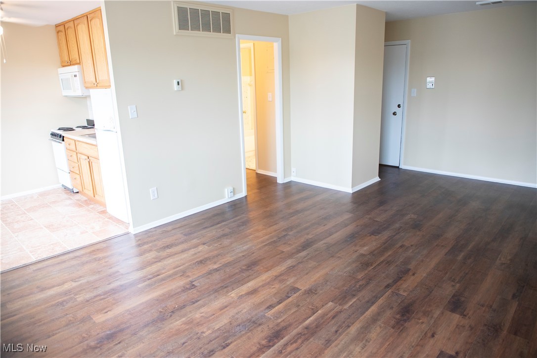 6640 Pearl Road, Unit 203 Cleveland, OH 44130 - Photo 7 of 17