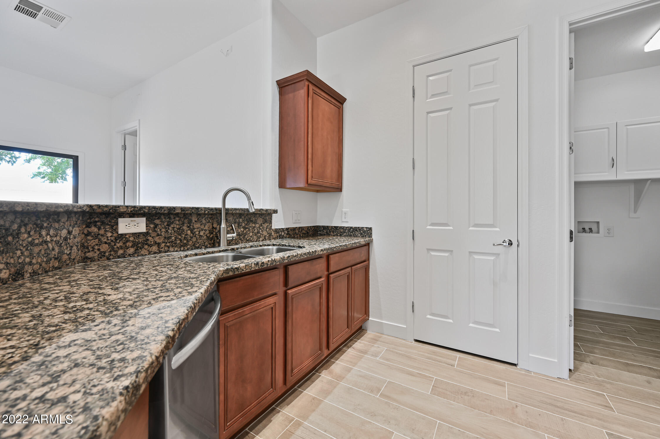 2565 South Signal Butte Road, Unit 62 Mesa, AZ 85209 - Photo 13 of 29 ocupix-2565SSBR62-13