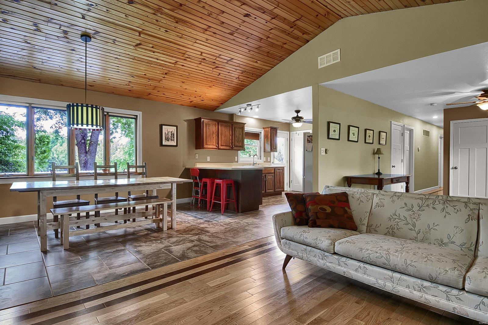 10558 Hickory Flat Road Highland, IL 62249 - Photo 8 of 42