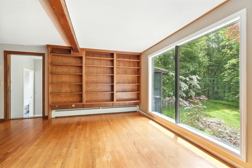 237 Shutesbury Road Amherst, MA 01002 - Photo 6 of 40