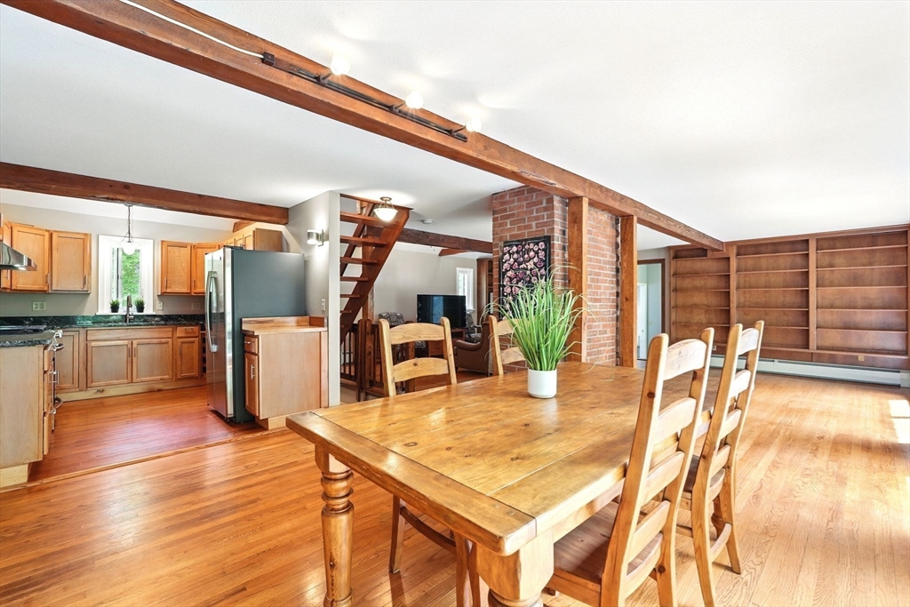 237 Shutesbury Road Amherst, MA 01002 - Photo 8 of 40