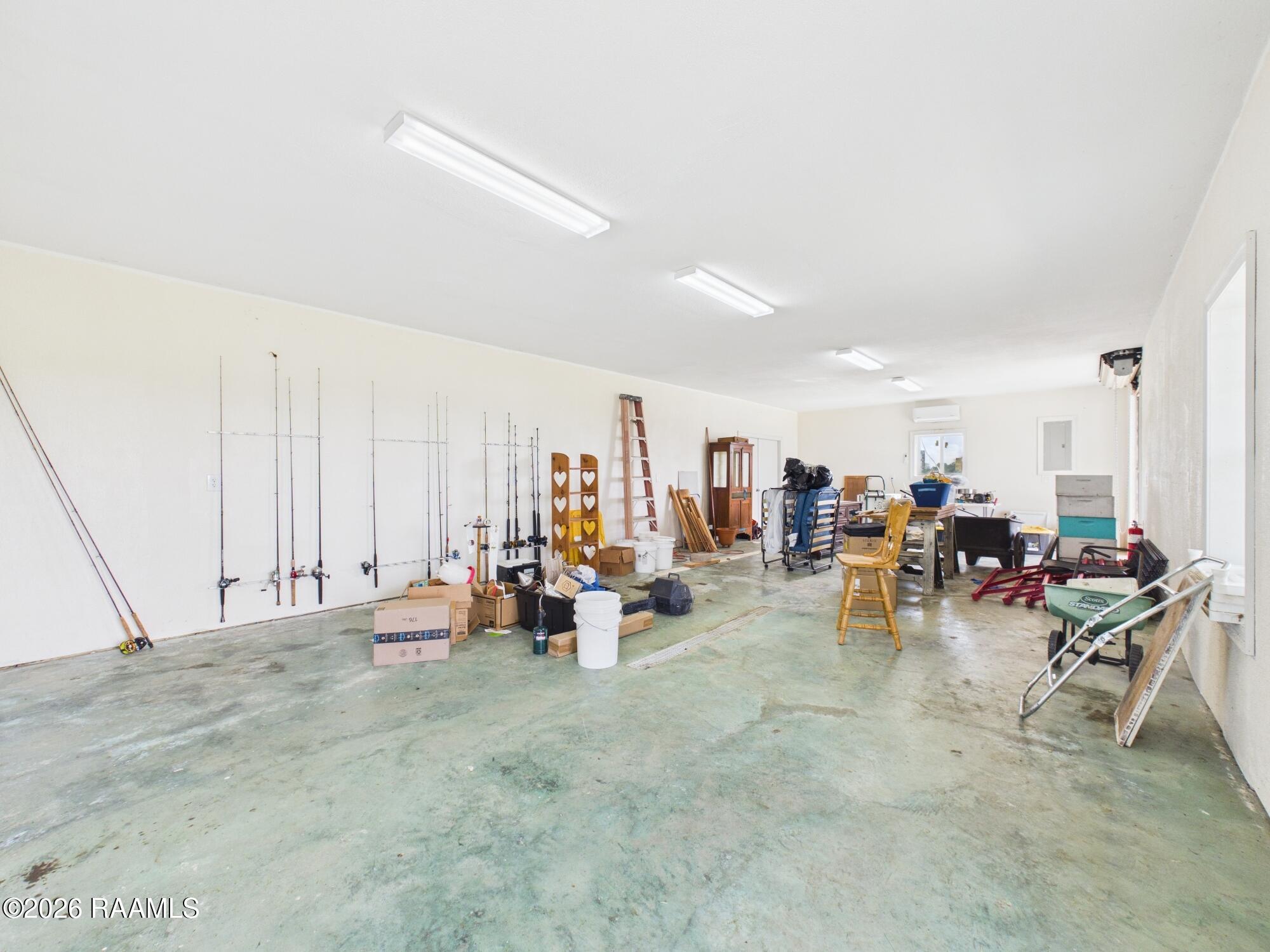 12920 La Highway Kaplan, LA 70548 - Photo 12 of 37 CAM06275G6-PR0008-STILL007