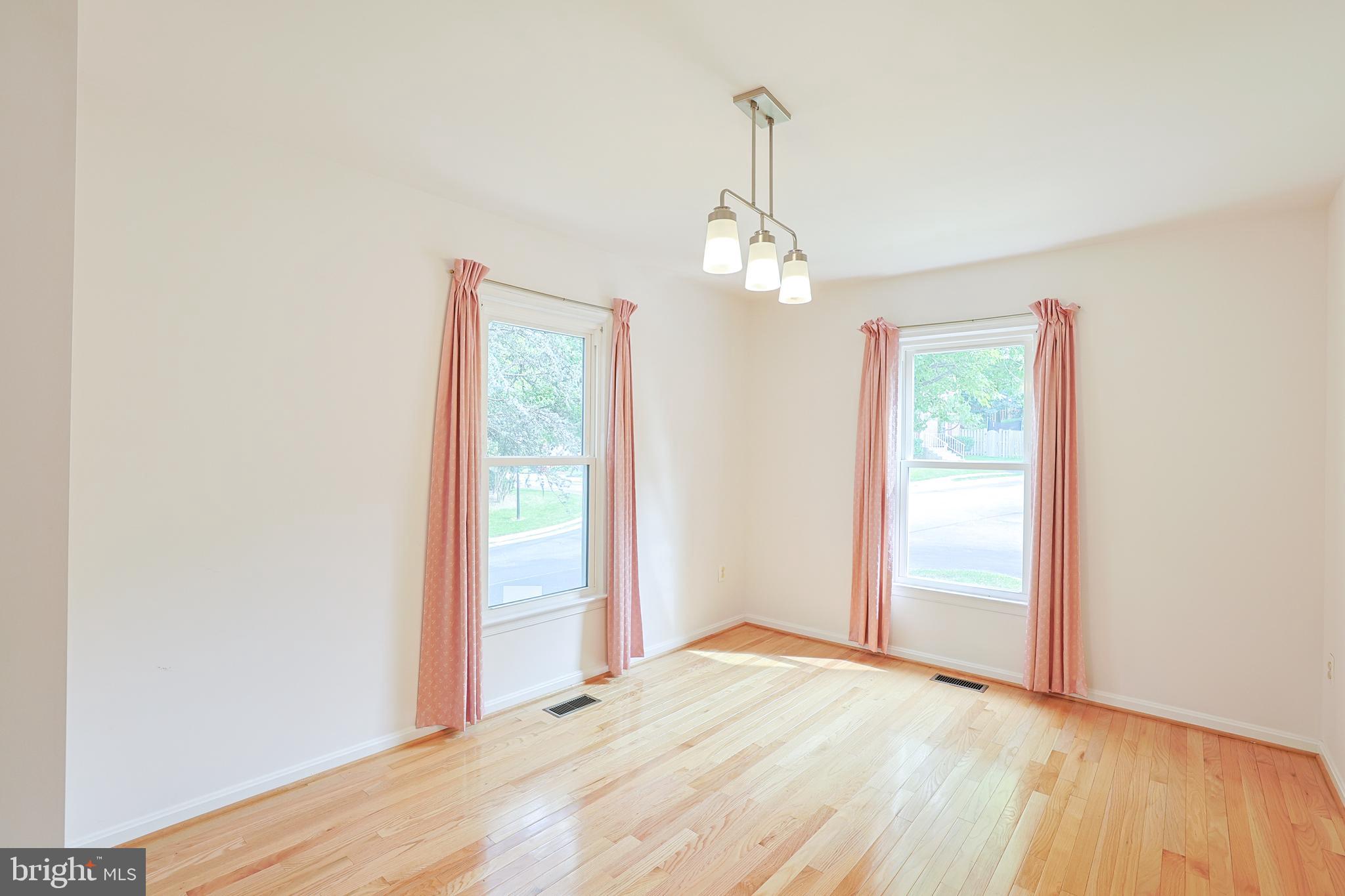 8326 Ridge Crossing Lane Springfield, VA 22152 - Photo 13 of 40 Gallery Image 13