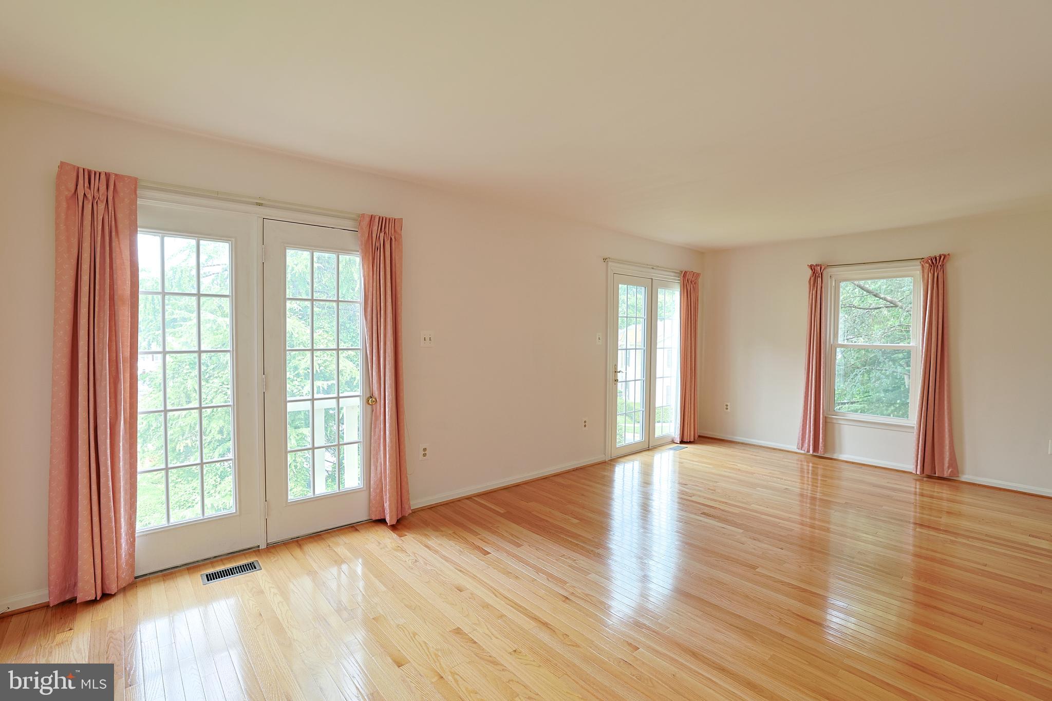 8326 Ridge Crossing Lane Springfield, VA 22152 - Photo 17 of 40 Gallery Image 17