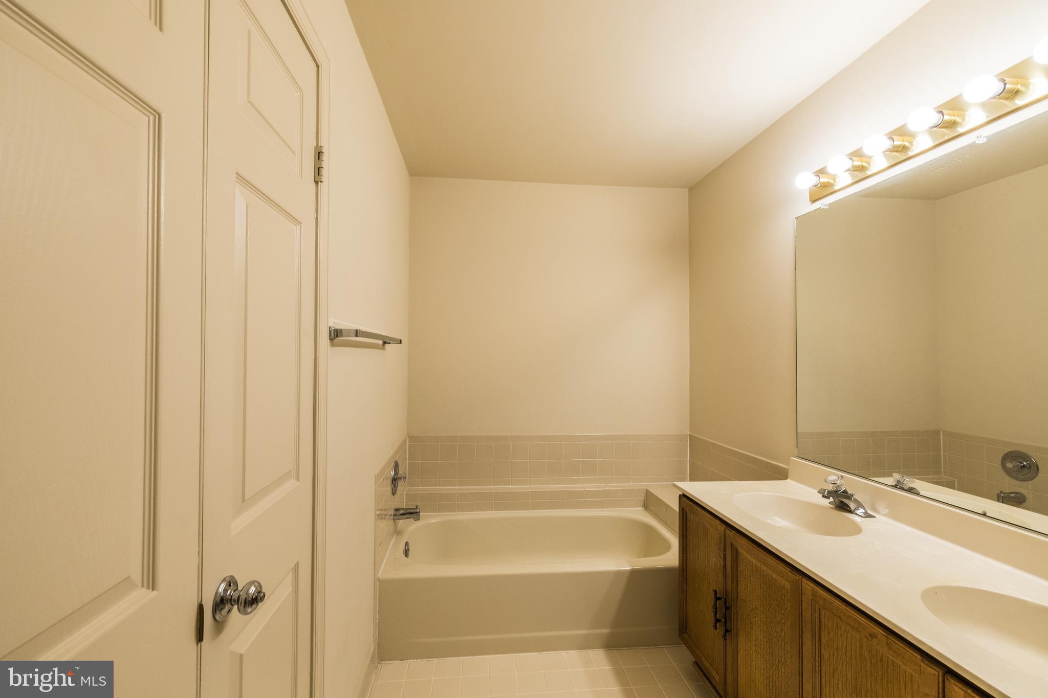 8326 Ridge Crossing Lane Springfield, VA 22152 - Photo 27 of 40 Gallery Image 27