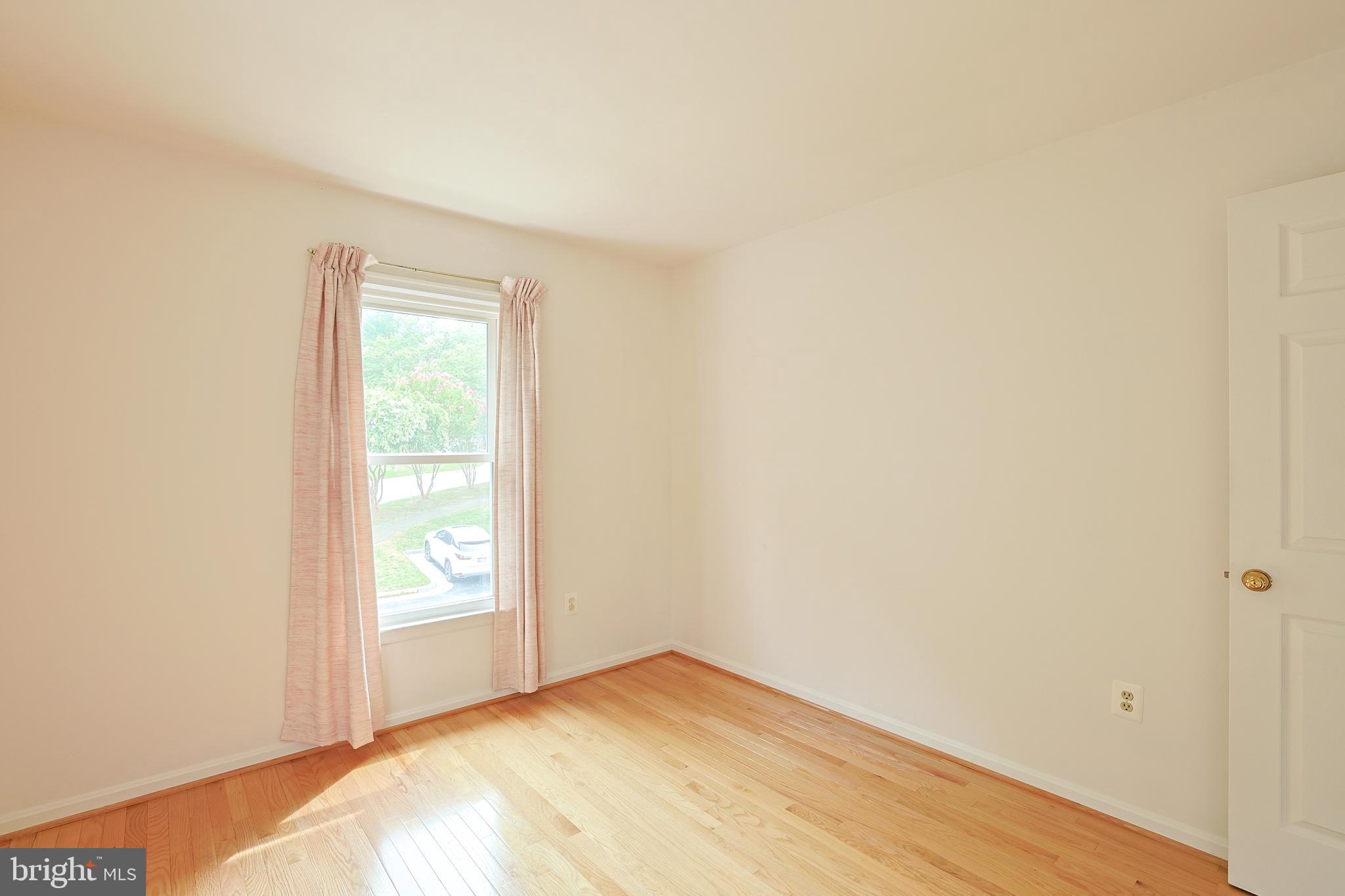 8326 Ridge Crossing Lane Springfield, VA 22152 - Photo 32 of 40 Gallery Image 32