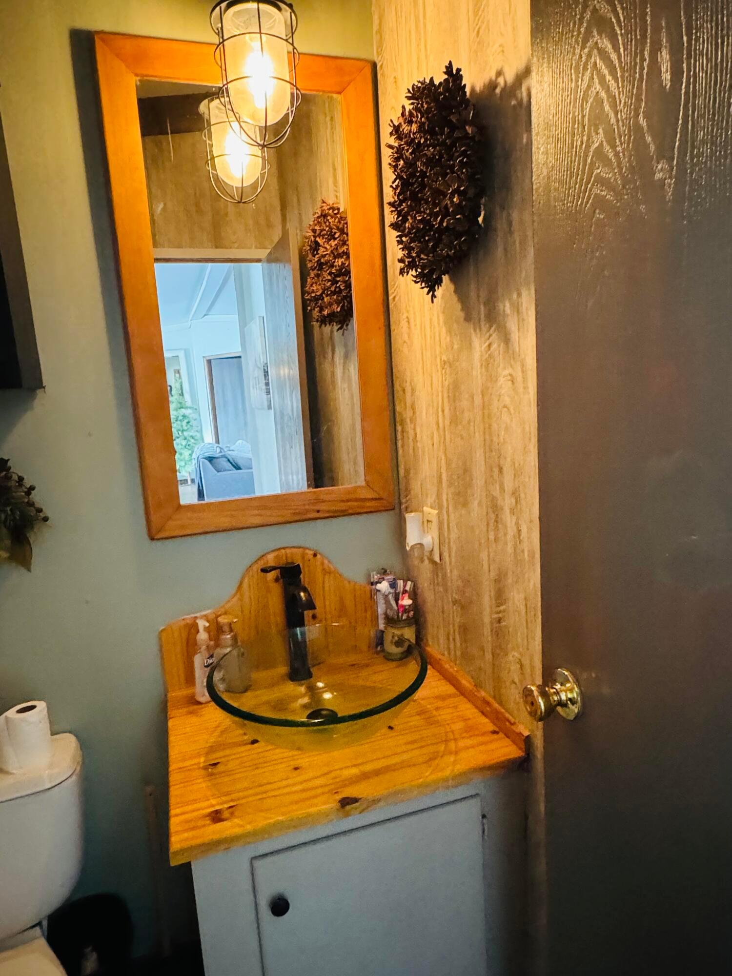 709 South Broadway Street Racine, OH 45771 - Photo 19 of 27 Second bath
