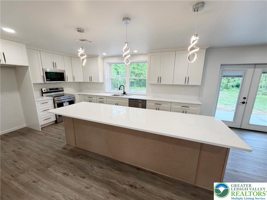 318 Marienstein Road Upper Black Eddy, PA 18972 - Photo 5 of 53 Kitchen Island seating for 6