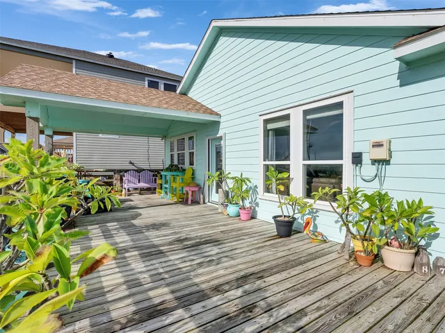 a kitchen with granite countertop lots of counter top space and stainless steel appliances