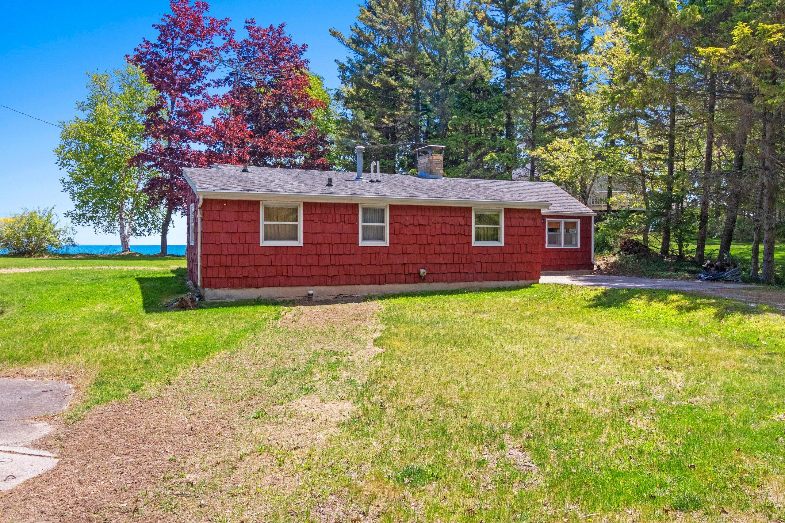 11009 Lake Drive Two Rivers, WI 54241 - Photo 6 of 55 006-11009LakeDrive-TwoRivers-WI-54241-SM