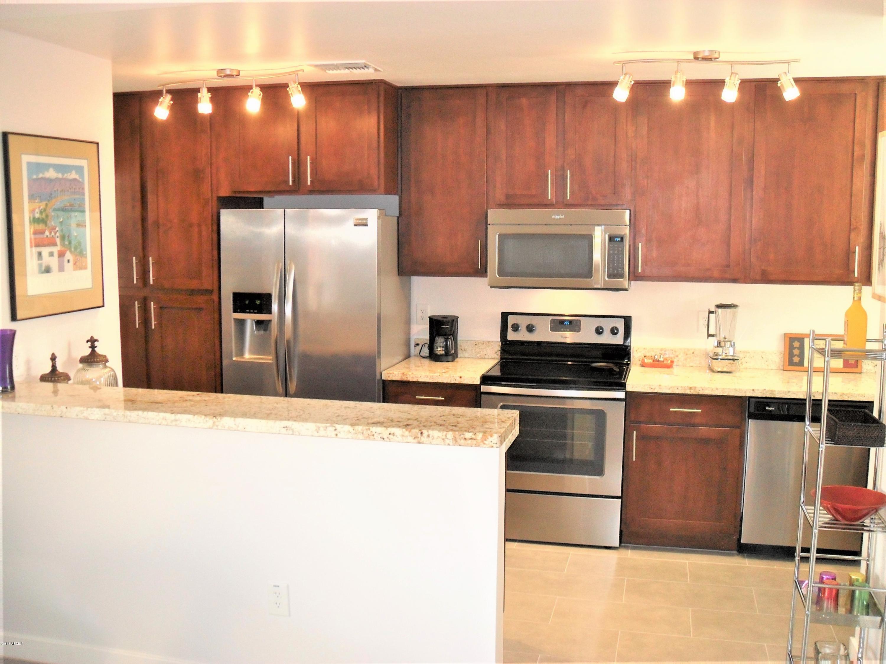 925 West McDowell Road, Unit 104 Phoenix, AZ 85007 - Photo 9 of 35 SDC12348