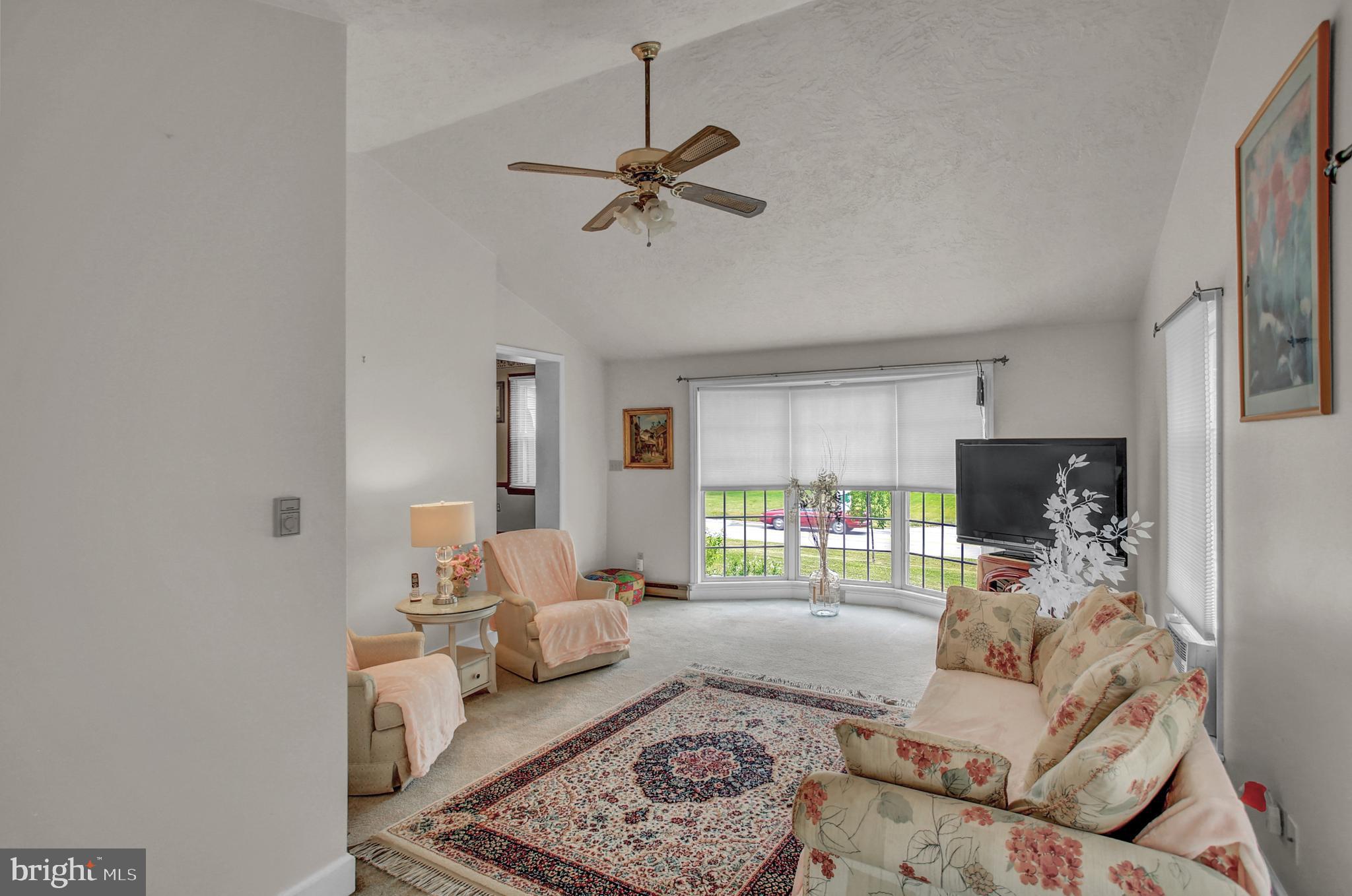 98 West Hanover Street Spring Grove, PA 17362 - Photo 17 of 38