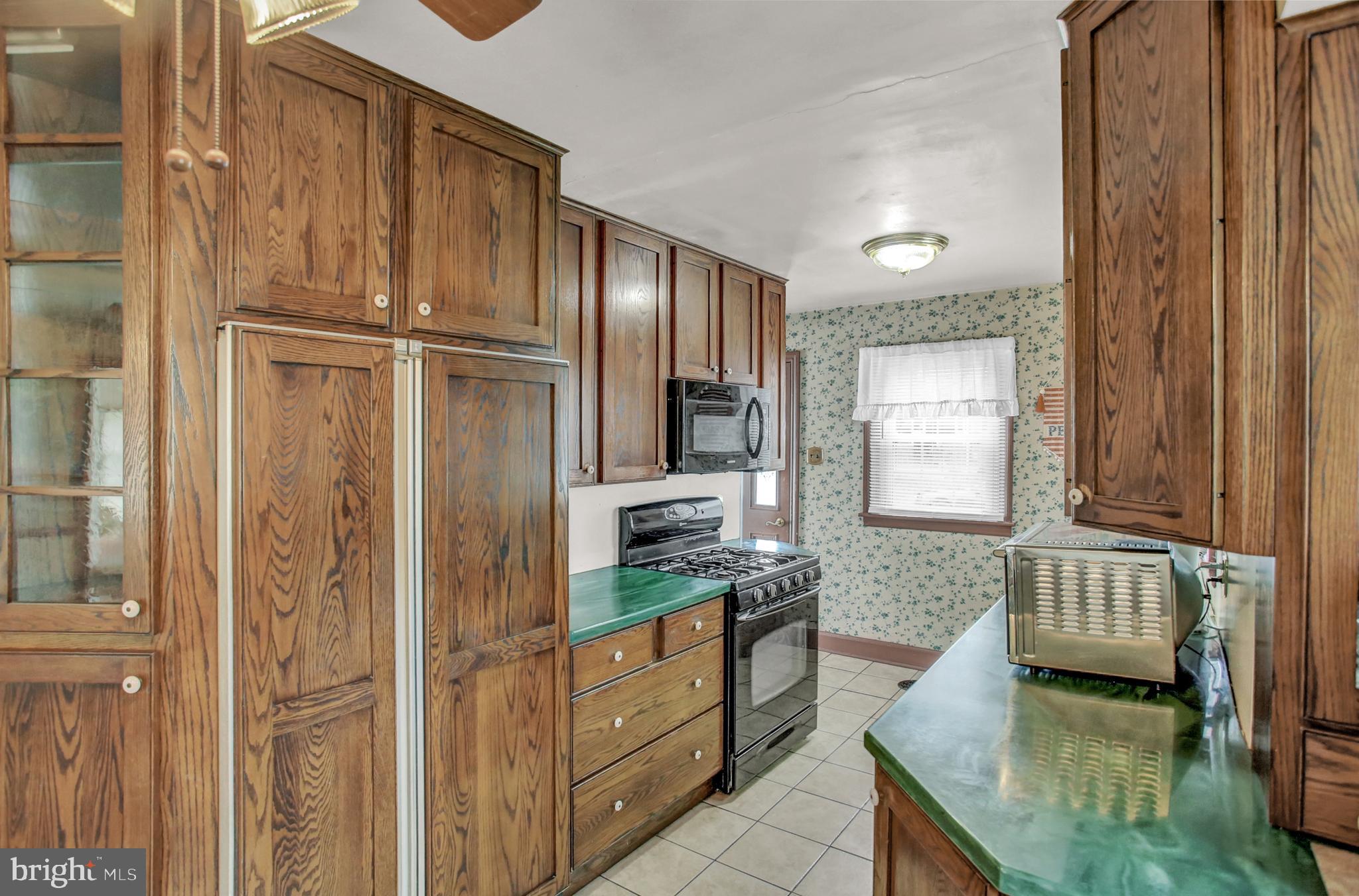 98 West Hanover Street Spring Grove, PA 17362 - Photo 21 of 38