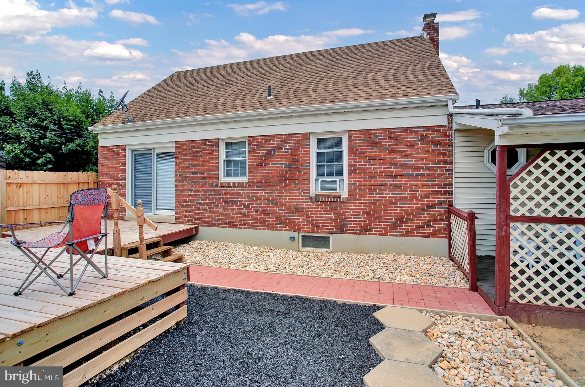 98 West Hanover Street Spring Grove, PA 17362 - Photo 7 of 38
