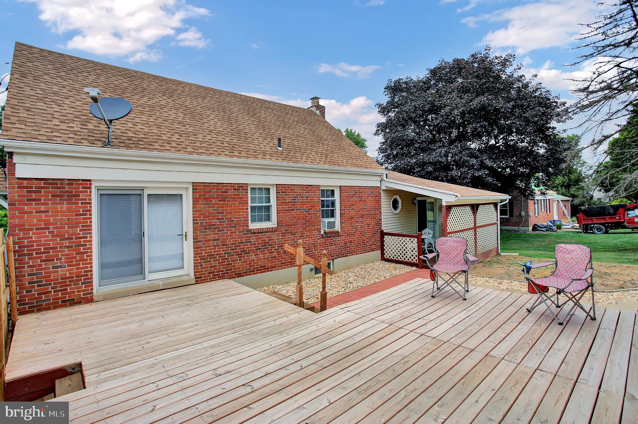 98 West Hanover Street Spring Grove, PA 17362 - Photo 10 of 38