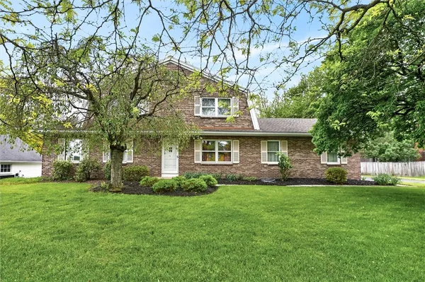 $430,000 | 29 Briggsboro Lane, Perinton, NY 14450